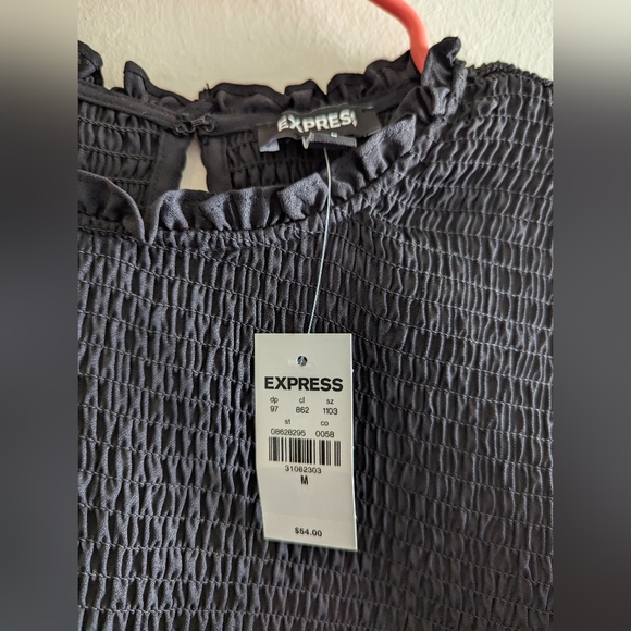 Express NWT textured black top size Medium M - Picture 3 of 5